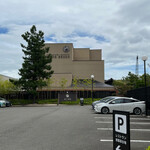 YOKKAICHI HARBOR 尾上別荘 - 駐車場も広すぎる