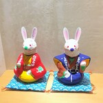 銀座 しのはら - 「しのはら家」羽織を着たうさぎさんがお出迎え
