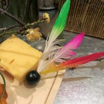 銀座 しのはら - 羽子板の羽も