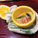 銀座 しのはら - 蓋をあけると、車海老、ホタテ貝柱、紅白なます