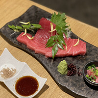 海鮮原始焼 ろば炭魚 赤羽本店 - 断面刺。画力ある