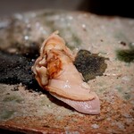 たかおか - 木更津の煮蛤。ワイルドに噛み応えのある一品。