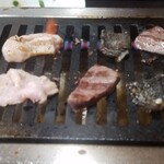 スタミナ苑 - ミックスホルモン　