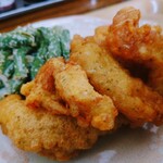 食堂 さくら - いんげんのゴマ和え、鶏の天ぷら5個