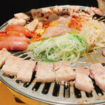 Yakiniku Kankokuryouri Yaku Yaku Shokudou - 