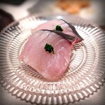 たかおか - 燻し鰆。薬味の擦った分葱との合う合う♡私はいつものように何もつけずにいただきます。