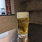 SAPPORO餃子製造所 - 生ビール(中)500円(2023年1月)