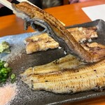 うなぎ いけだ - 大きめです