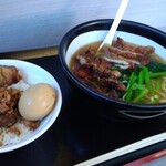 台湾料理 亜薇 - 魯肉飯＆排骨麺