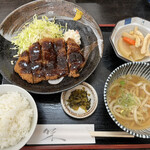 きりん亭 - とんかつ定食　850円(税込)