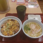 なか卯 - 炭火焼き親子丼（並盛）＆鶏塩うどん（小盛）コンビ