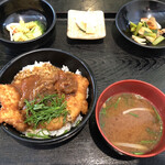 Egoma - みそかつ丼（750円）