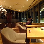 Grill＆Bar Dining San - 店内～23時頃～