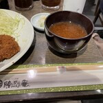 勝烈庵 相鉄ジョイナス店 - しじみの赤出汁味噌汁が実に旨い