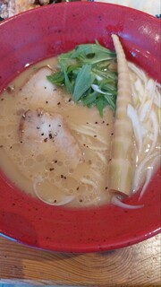 Cafe 88 - にぼしらーめん750円