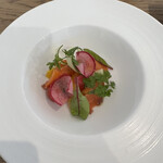 ニコエ - サーモンの軽い燻製と季節野菜のエチュペ