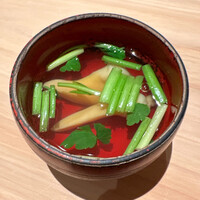 匠 進吾 - 鰹出汁に青柳と芹