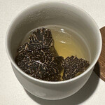 ラ・ヴァガボンド - 生ハムで採ったコンソメ、黒トリュフ