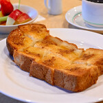 COFFEE LOTUS - トースト バター＆蜂蜜＆シナモン＠税込750円
