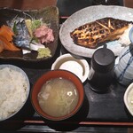 一夜干しと海鮮丼 できたて屋 - 