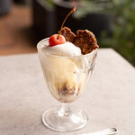 vanilla icecream with cookie/加香草冰淇淋曲奇