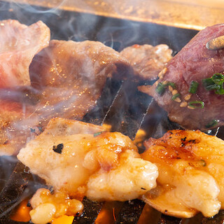 こだわりの仕込みで生まれる、極上の《ホルモン》をご堪能あれ