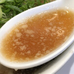 来来亭 - チャーシュー麺のスープ