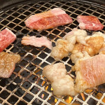 幸せの焼肉食べ放題 かみむら牧場 - 