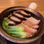 中華厨房 一歩 - チャーシューと豚トロの土鍋ご飯