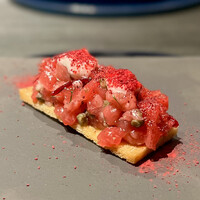 malca - 宮城 気仙沼産 本マグロ タルタル ブルスケッタ
