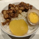 華心 - 魯肉飯　480円　ルーローハン