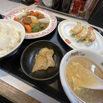 Gyouza No Oushou - 酢豚定食。にしても餃子は美味い