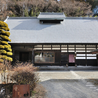 在有效利用宿场町的古老街道的同时保留下来