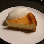 tou - ベイクドチーズケーキとラム酒のミルクジェラート