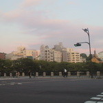 初ちゃん - 川向こうのラブホ～街