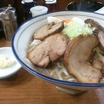 らーめん勇 - 全部入り醤油豚骨１０５０円