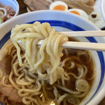 東池袋大勝軒 いちぶん - 麺リフトアップ