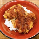 うどんおよべ - 半鶏カツ丼