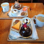 Ra Meru - イートインでケーキセット。コーヒー紅茶はおかわりOK。ムースとクッキーはサービス