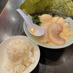 横浜家系ラーメン 魂心家 - 