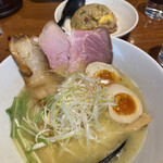 近江熟成醤油ラーメン 十二分屋 - 