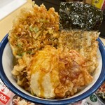 天丼てんや - 具材は「白えびとセリのかき揚げ」「はも」「南高梅」「紅心大根」「海苔」