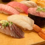 寿司 やまと - 特選握り 1680円
            （味噌汁付き、ランチメニュー）