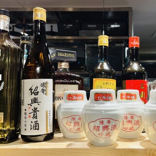 飲み比べもできる紹興酒のほか”台湾カラバン”もご用意