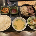 KOREAN DINING LEE - 