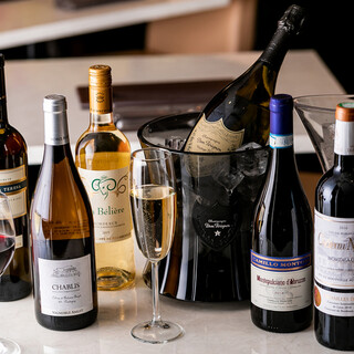 ソムリエが厳選したワインは、イタリア・フランス・スペインから