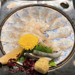 川昌 - うなさし1人前　菊の下にあるのが皮
