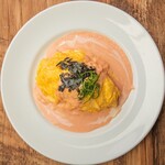 Melting Omelette Rice with cod roe cream sauce and shredded seaweed