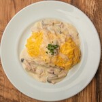 Melty Omelette Rice rice with bacon and mushroom white cream sauce