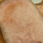 ガストロノミー ジョエル・ロブション - フランス産仔牛のロティ 黒トリュフ香るポテトピュレとハーブのサラダを添えて